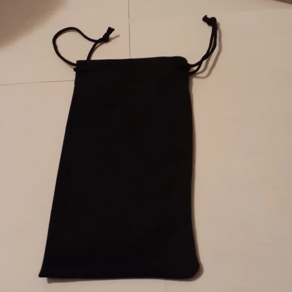 Black Minimal Square Golden Ring Sunglasses - Picture 4 of 4